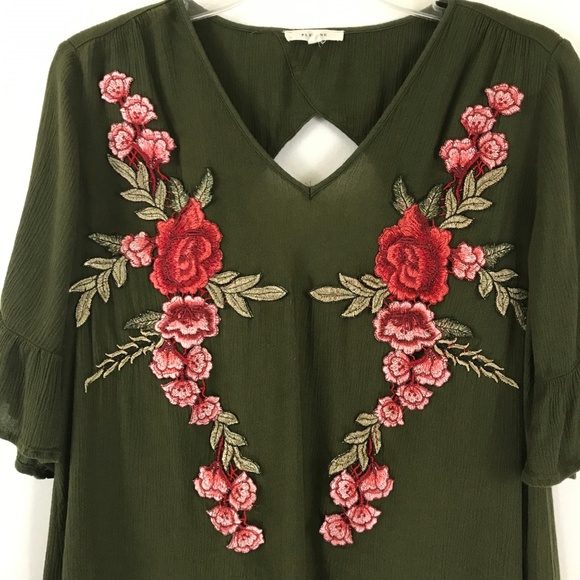 Pleione Olive Green Rose Patch Bell Sleeve Top XS - Picture 2 of 8
